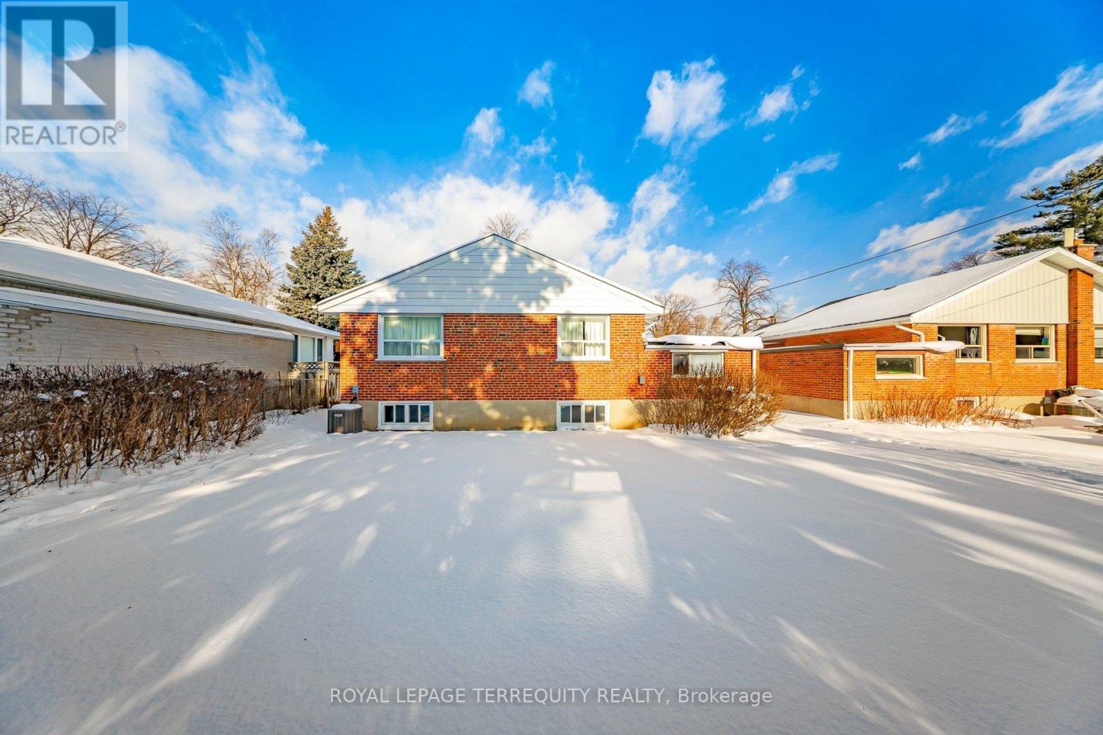 29 Holywell Drive, Toronto, Ontario  M9R 1K4 - Photo 33 - W12717442