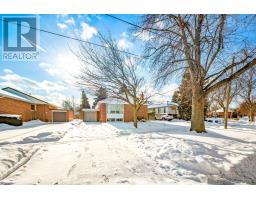 29 HOLYWELL DRIVE, Toronto, Ontario