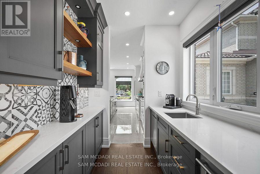 956 Sombrero Way, Mississauga, Ontario  L5W 1S9 - Photo 12 - W12717466