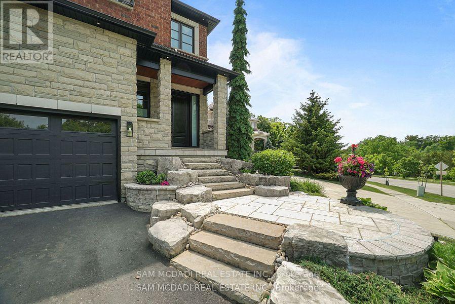 956 Sombrero Way, Mississauga, Ontario  L5W 1S9 - Photo 3 - W12717466