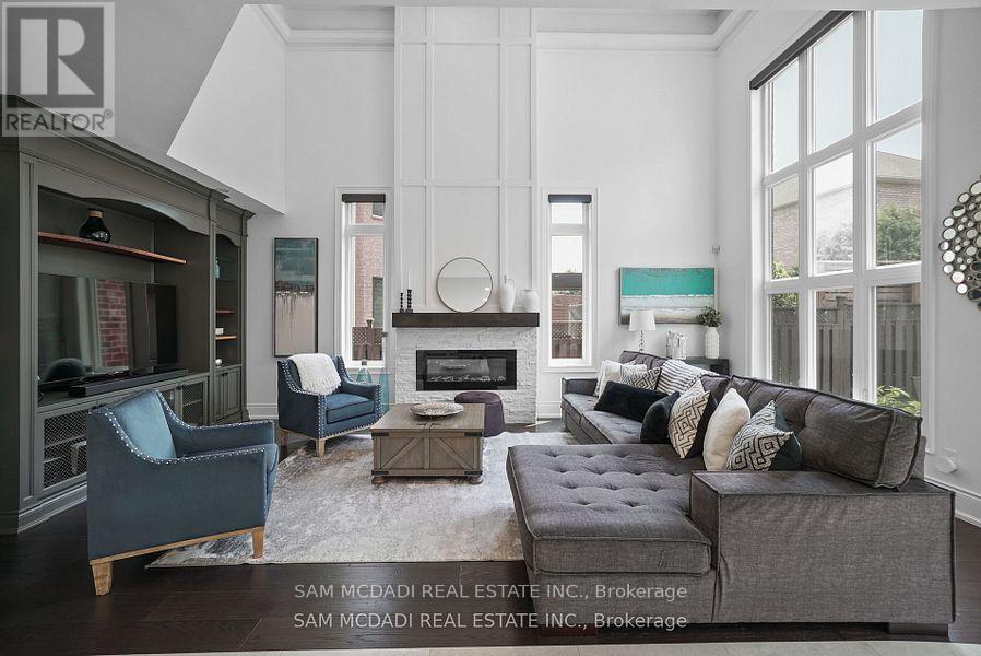 956 Sombrero Way, Mississauga, Ontario  L5W 1S9 - Photo 5 - W12717466