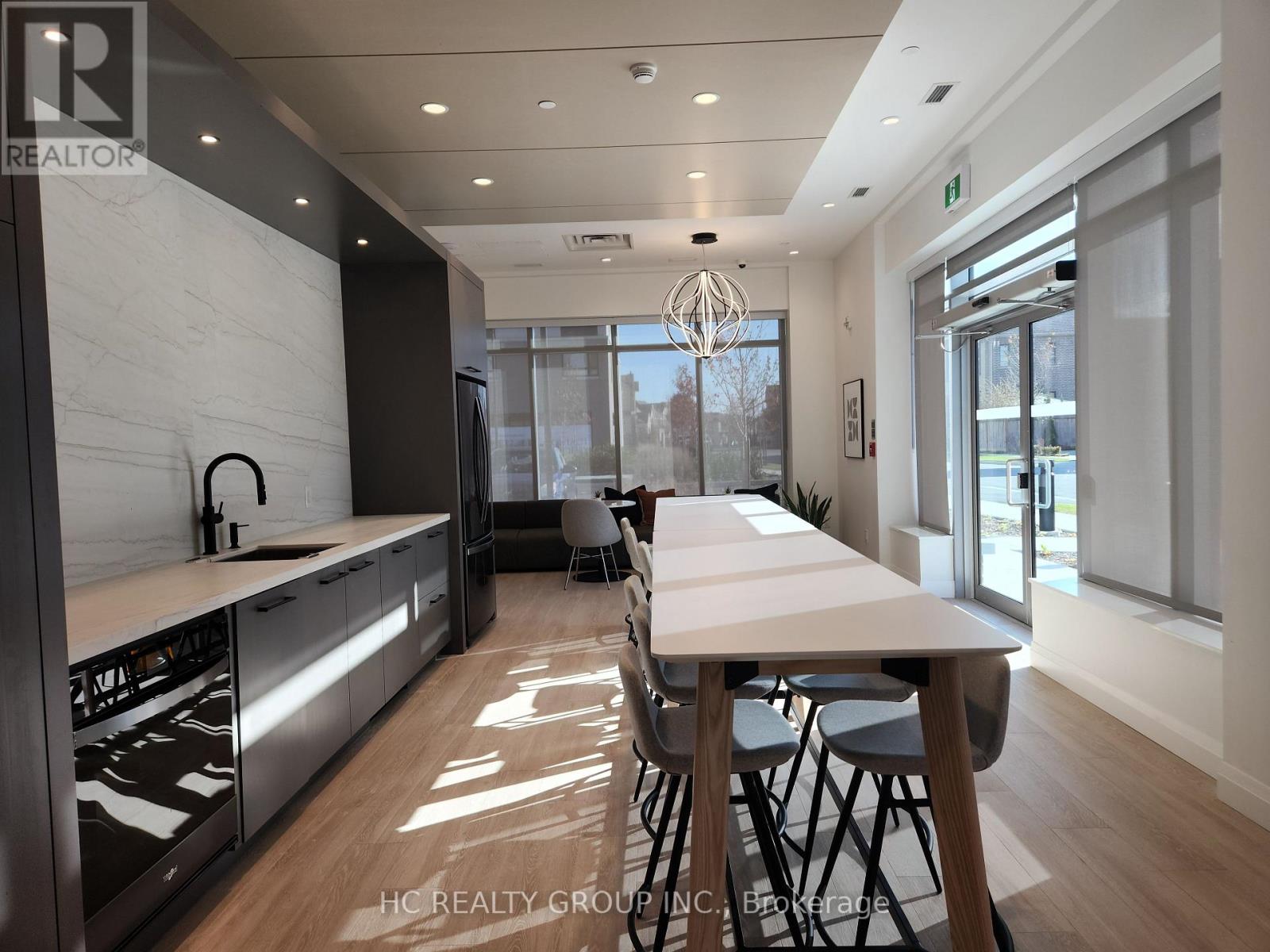 429 - 3250 Carding Mill Trail, Oakville, Ontario  L6M 1L3 - Photo 9 - W12717518