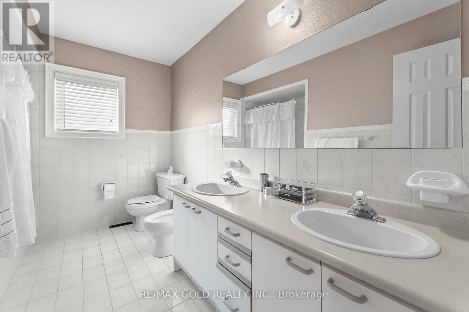 38 Mountainberry Road, Brampton, Ontario  L6R 1J3 - Photo 37 - W12717198