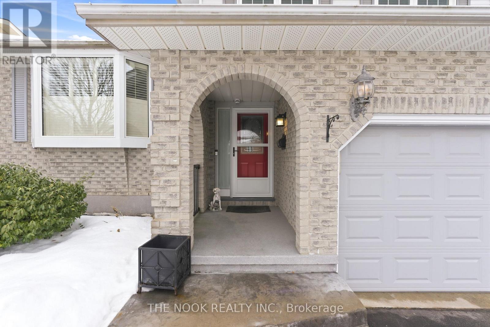 877 Mount Allan Avenue, Oshawa, Ontario  L1J 7M7 - Photo 3 - E12717552