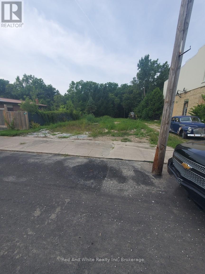 527 Florence Road, Dawn-Euphemia, Ontario  N0P 1R0 - Photo 2 - X12717626