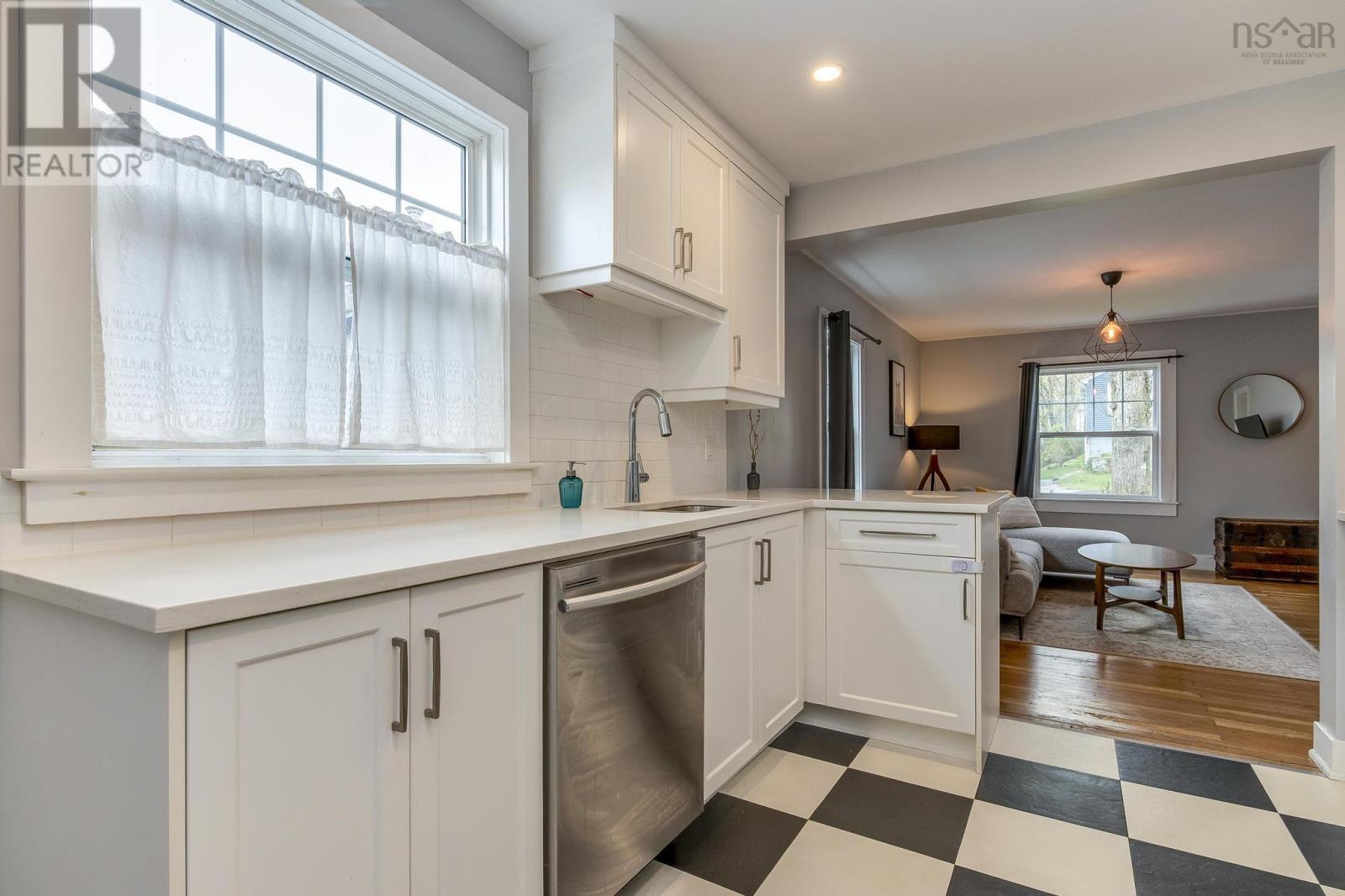 5367 Vestry Street, Halifax, Nova Scotia  B3K 2P2 - Photo 17 - 202601246