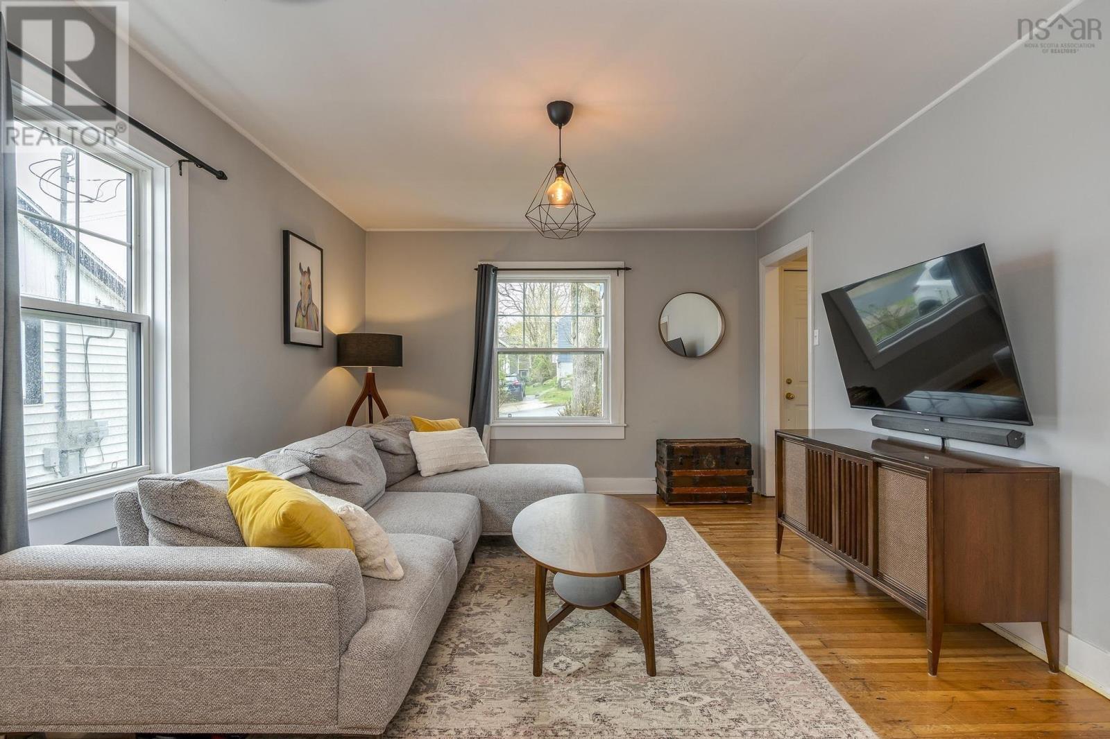 5367 Vestry Street, Halifax, Nova Scotia  B3K 2P2 - Photo 9 - 202601246