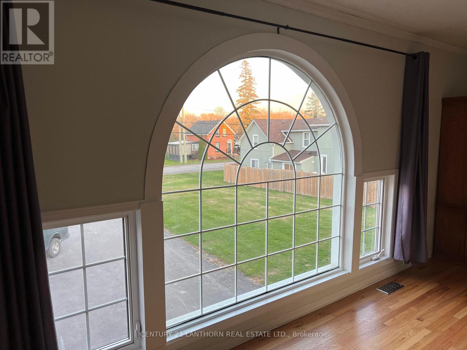 735 County Rd 28 Road, Prince Edward County, Ontario  K8N 4Z7 - Photo 2 - X12717628