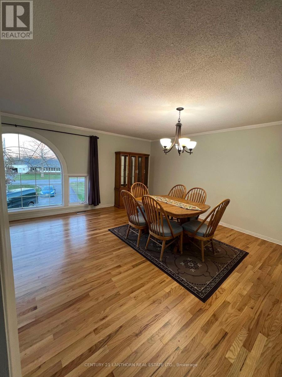 735 County Rd 28 Road, Prince Edward County, Ontario  K8N 4Z7 - Photo 4 - X12717628