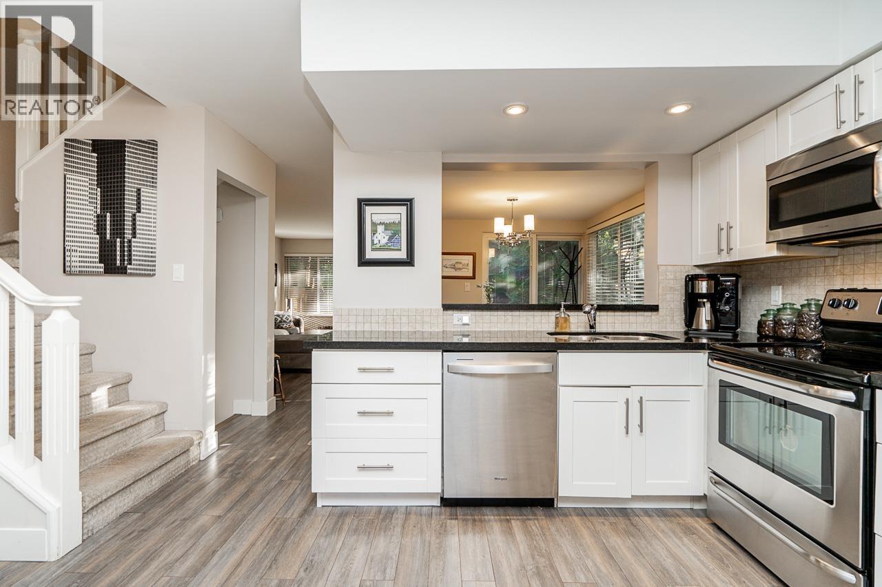 4590 Elmgrove Drive, Burnaby, British Columbia  V5G 3Y8 - Photo 12 - R3081103