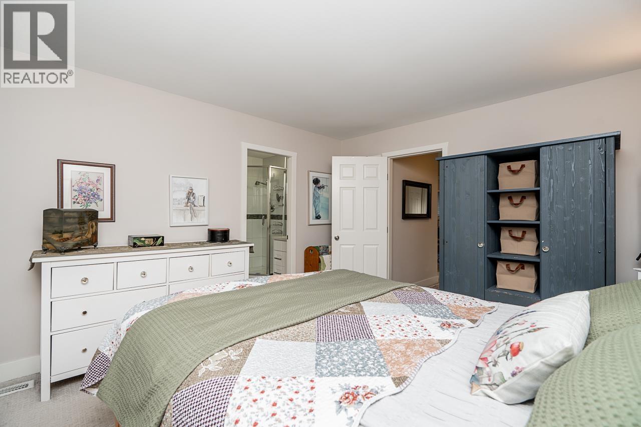 4590 Elmgrove Drive, Burnaby, British Columbia  V5G 3Y8 - Photo 16 - R3081103