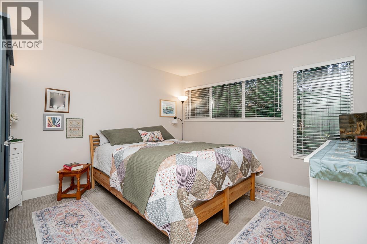 4590 Elmgrove Drive, Burnaby, British Columbia  V5G 3Y8 - Photo 15 - R3081103