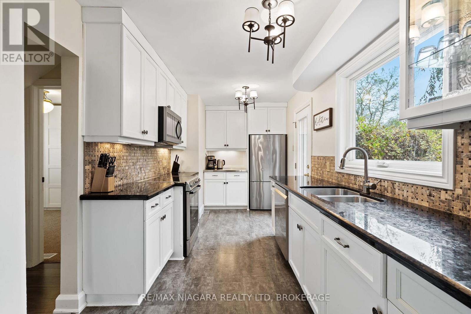 131 Glenwood Drive, St. Catharines, Ontario  L2R 4C9 - Photo 7 - X12715298