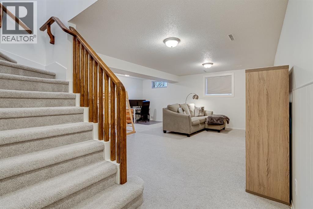 10623 Waneta Crescent Se, Calgary, Alberta  T2J 1J5 - Photo 21 - A2280449