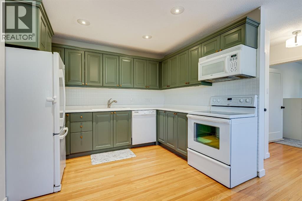 10623 Waneta Crescent Se, Calgary, Alberta  T2J 1J5 - Photo 10 - A2280449