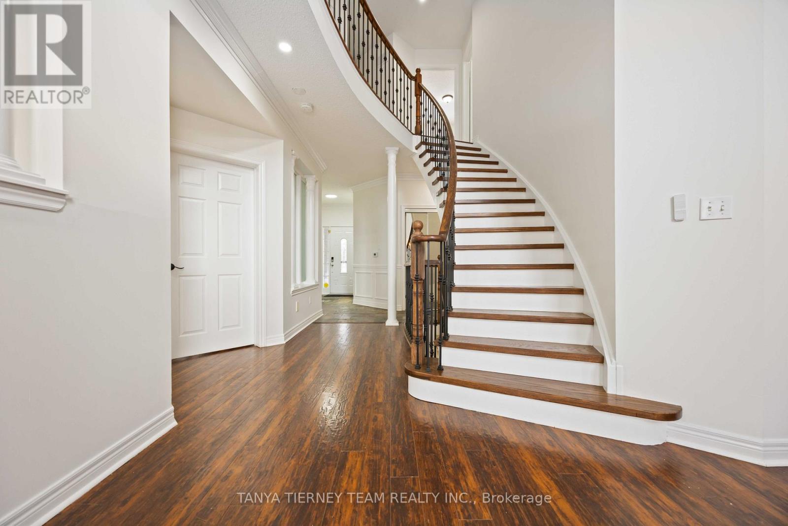 101 Tunney Place, Whitby, Ontario  L1M 2G4 - Photo 4 - E12715124