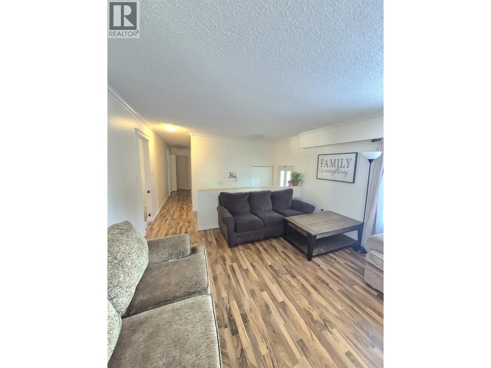 4765 Chilcotin Crescent, 108 Mile Ranch, British Columbia  V0K 2Z0 - Photo 8 - R3081823