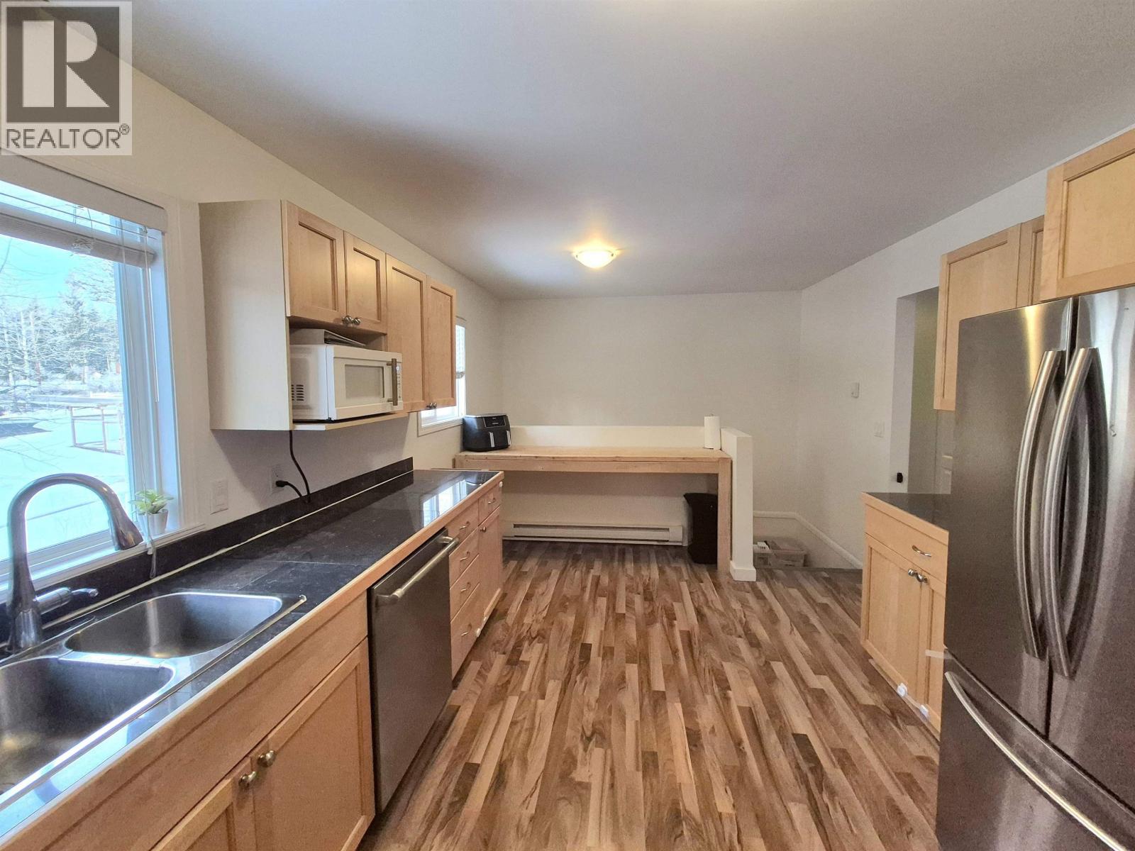 4765 Chilcotin Crescent, 108 Mile Ranch, British Columbia  V0K 2Z0 - Photo 3 - R3081823