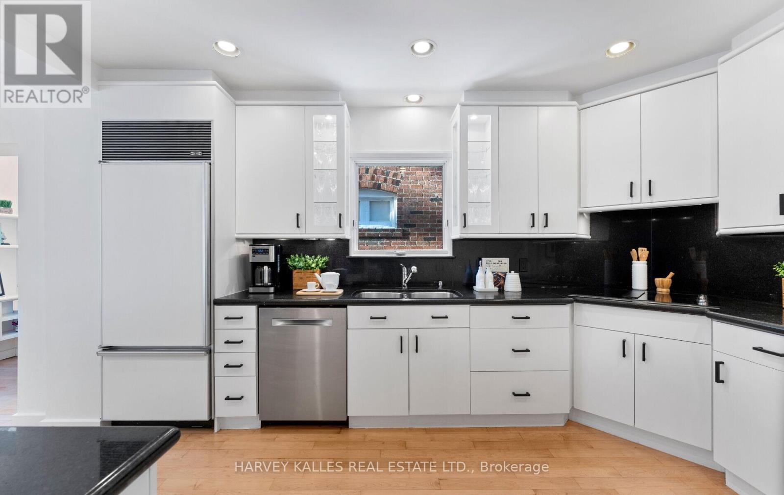 565 Briar Hill Avenue, Toronto, Ontario  M5N 1N1 - Photo 14 - C12717600