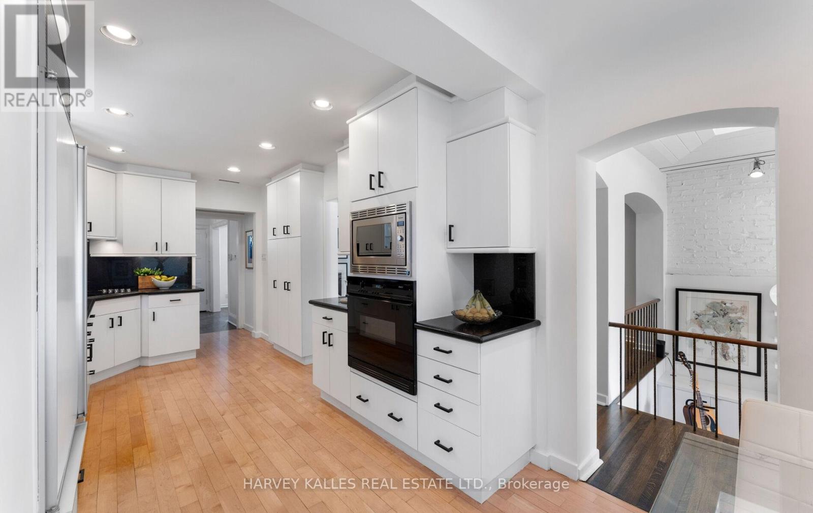 565 Briar Hill Avenue, Toronto, Ontario  M5N 1N1 - Photo 18 - C12717600