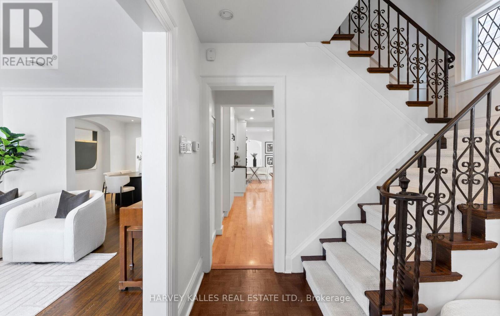 565 Briar Hill Avenue, Toronto, Ontario  M5N 1N1 - Photo 5 - C12717600