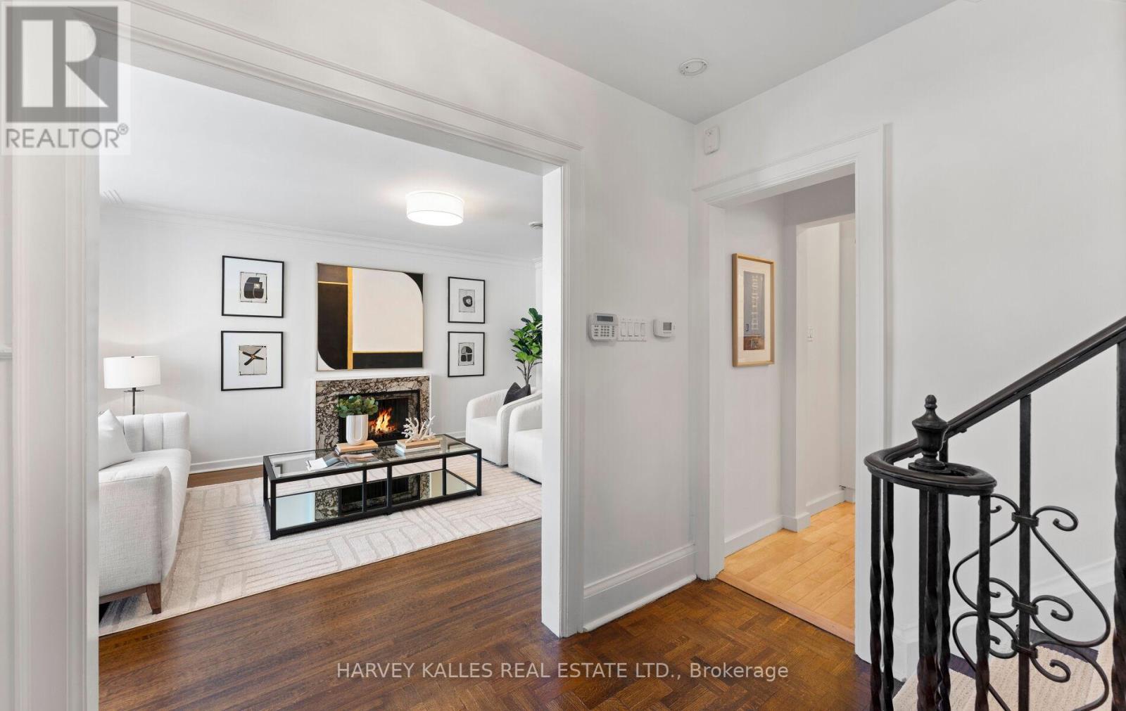 565 Briar Hill Avenue, Toronto, Ontario  M5N 1N1 - Photo 6 - C12717600