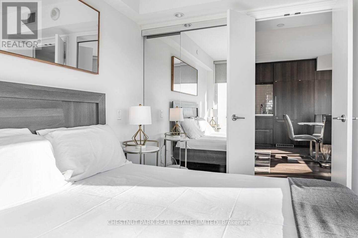 2817 - 155 Yorkville Avenue, Toronto, Ontario  M5R 0B4 - Photo 10 - C12717668