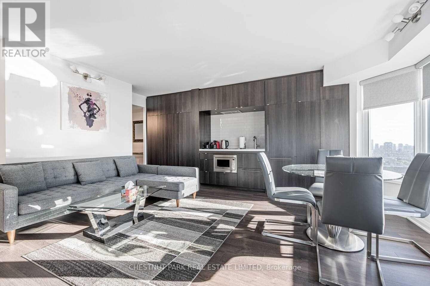 2817 - 155 Yorkville Avenue, Toronto, Ontario  M5R 0B4 - Photo 2 - C12717668