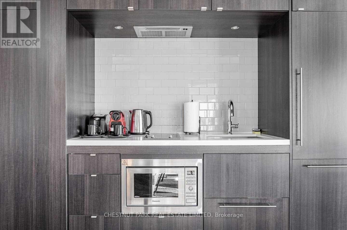 2817 - 155 Yorkville Avenue, Toronto, Ontario  M5R 0B4 - Photo 7 - C12717668