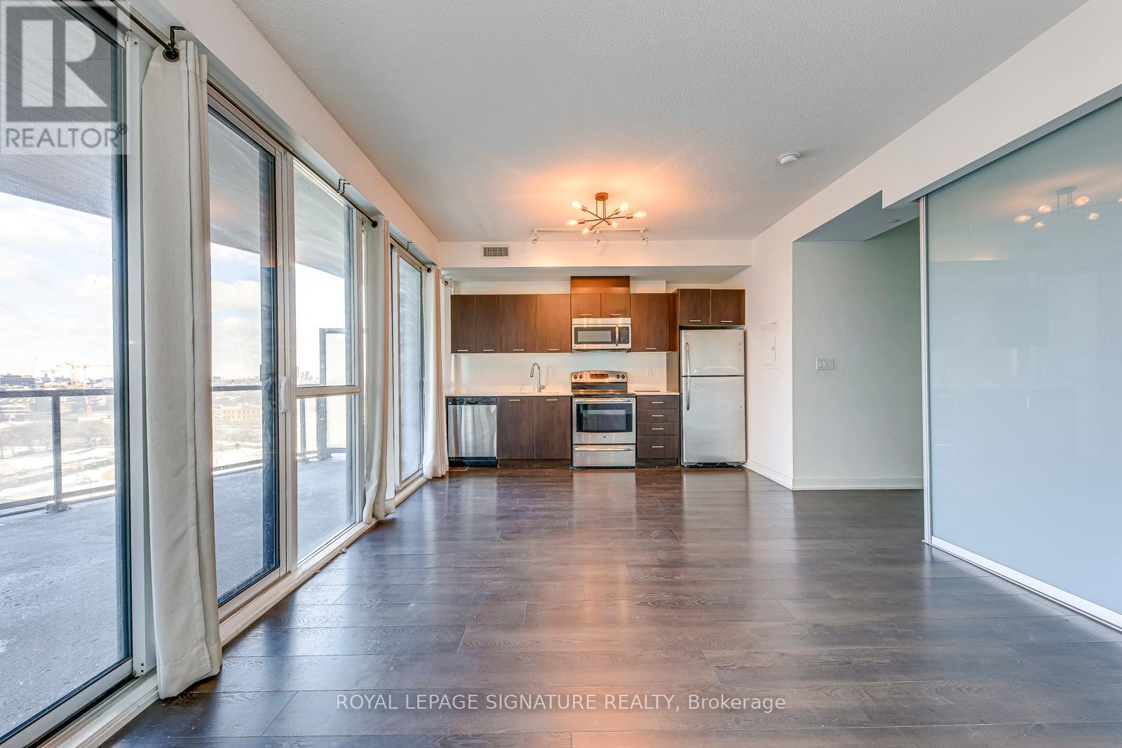 1901 - 20 Bruyeres Mews, Toronto, Ontario  M5V 0G8 - Photo 14 - C12717702