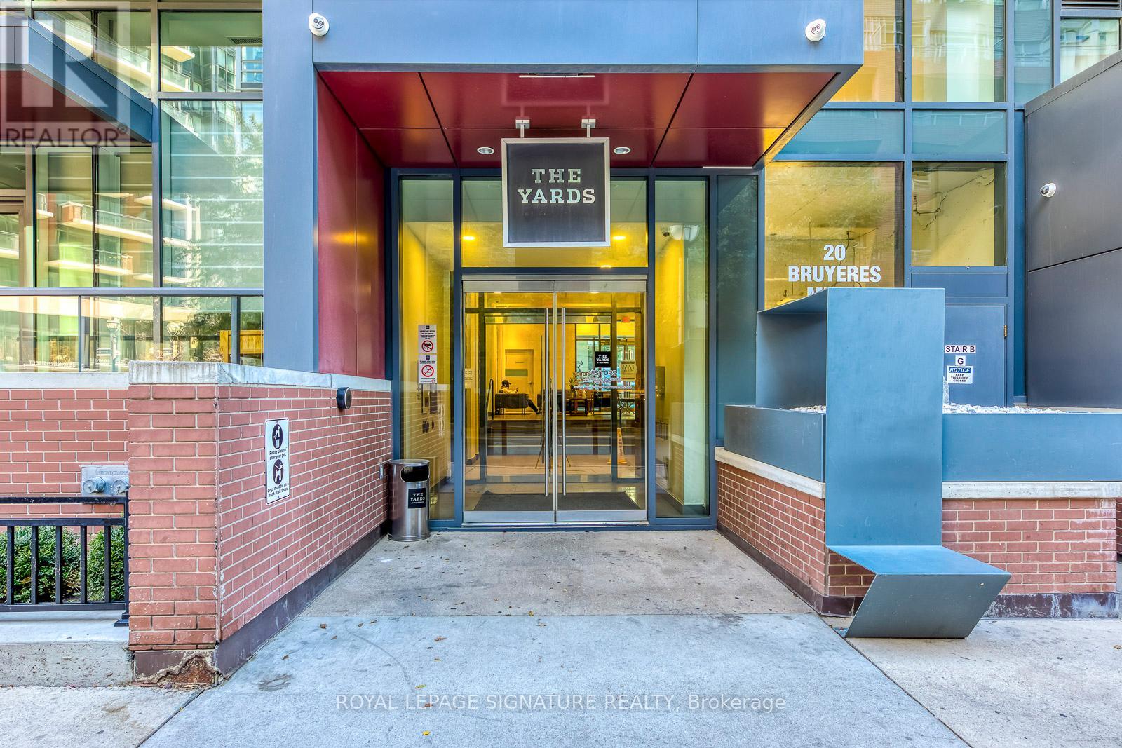 1901 - 20 Bruyeres Mews, Toronto, Ontario  M5V 0G8 - Photo 3 - C12717702