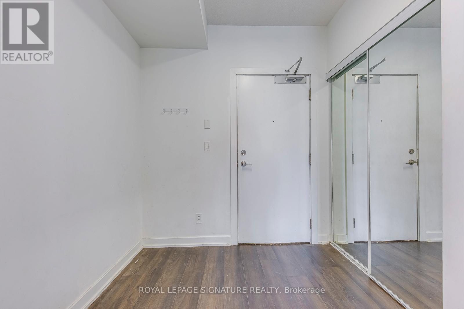 1901 - 20 Bruyeres Mews, Toronto, Ontario  M5V 0G8 - Photo 6 - C12717702