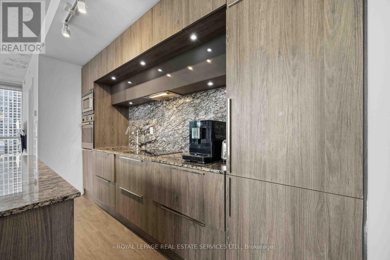 2209 - 88 Blue Jays Way, Toronto, Ontario  M5V 2G3 - Photo 9 - C12717752