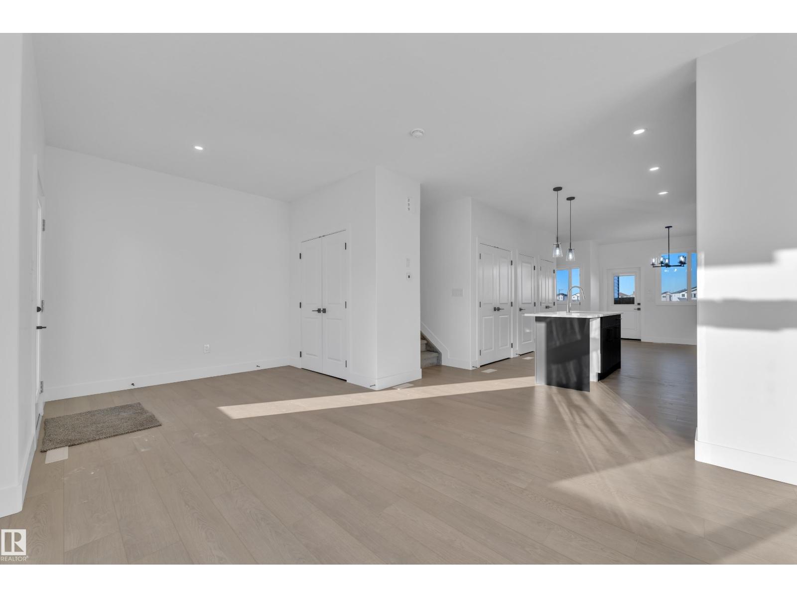 283 Munn Wy, Leduc, Alberta  T9E 1V1 - Photo 4 - E4470646