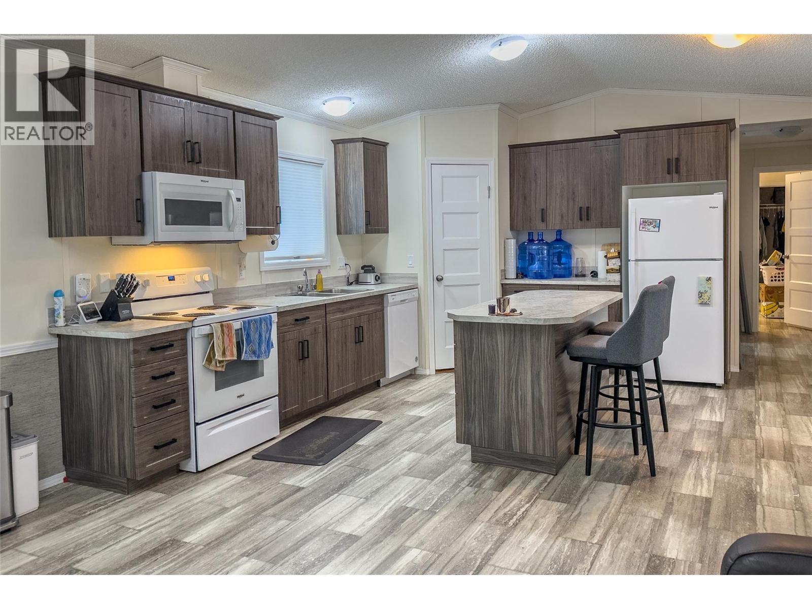 1117 10th Avenue N Unit# 1a, Golden, British Columbia  V0A 1H2 - Photo 2 - 10372629