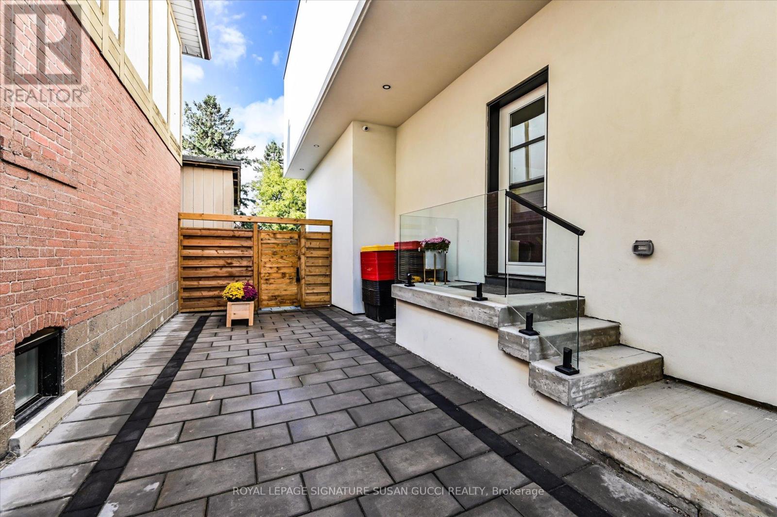 36 Glenshaw Crescent, Toronto, Ontario  M4B 2C9 - Photo 35 - E12717634