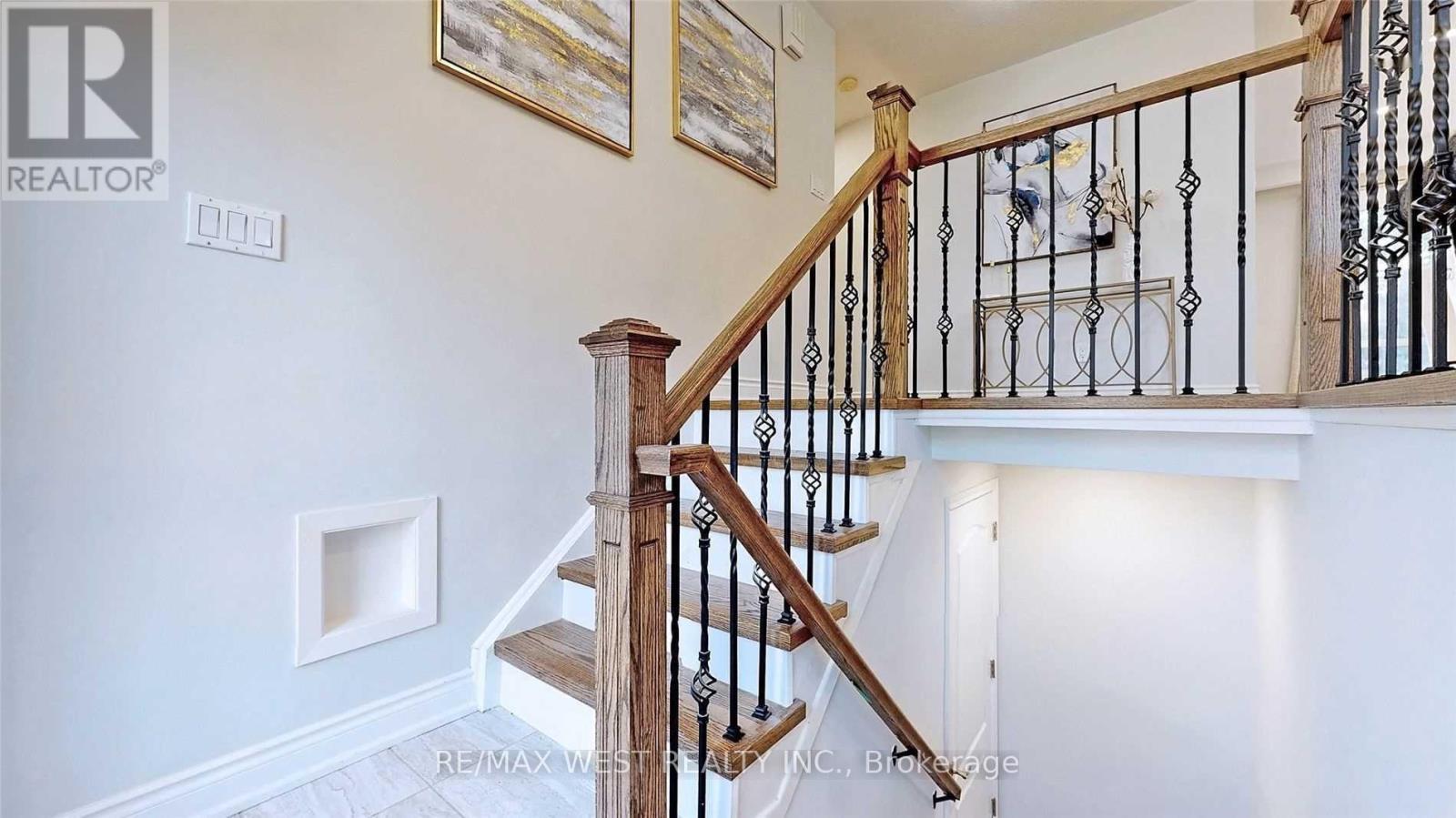 360 Dixon Boulevard, Newmarket, Ontario  L3Y 5C4 - Photo 26 - N12717678