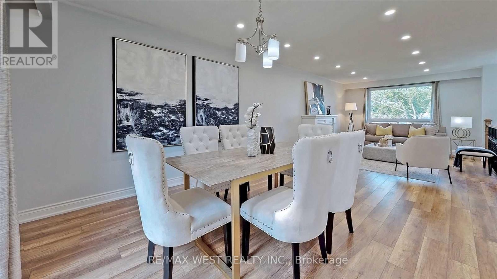 360 Dixon Boulevard, Newmarket, Ontario  L3Y 5C4 - Photo 3 - N12717678