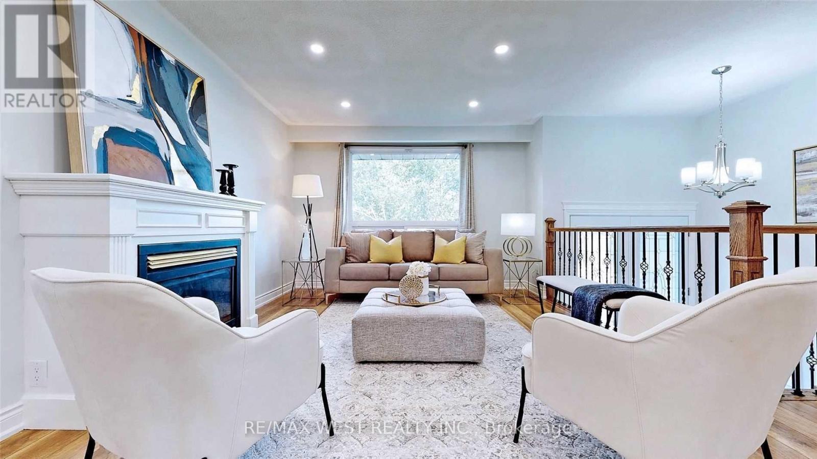 360 Dixon Boulevard, Newmarket, Ontario  L3Y 5C4 - Photo 4 - N12717678