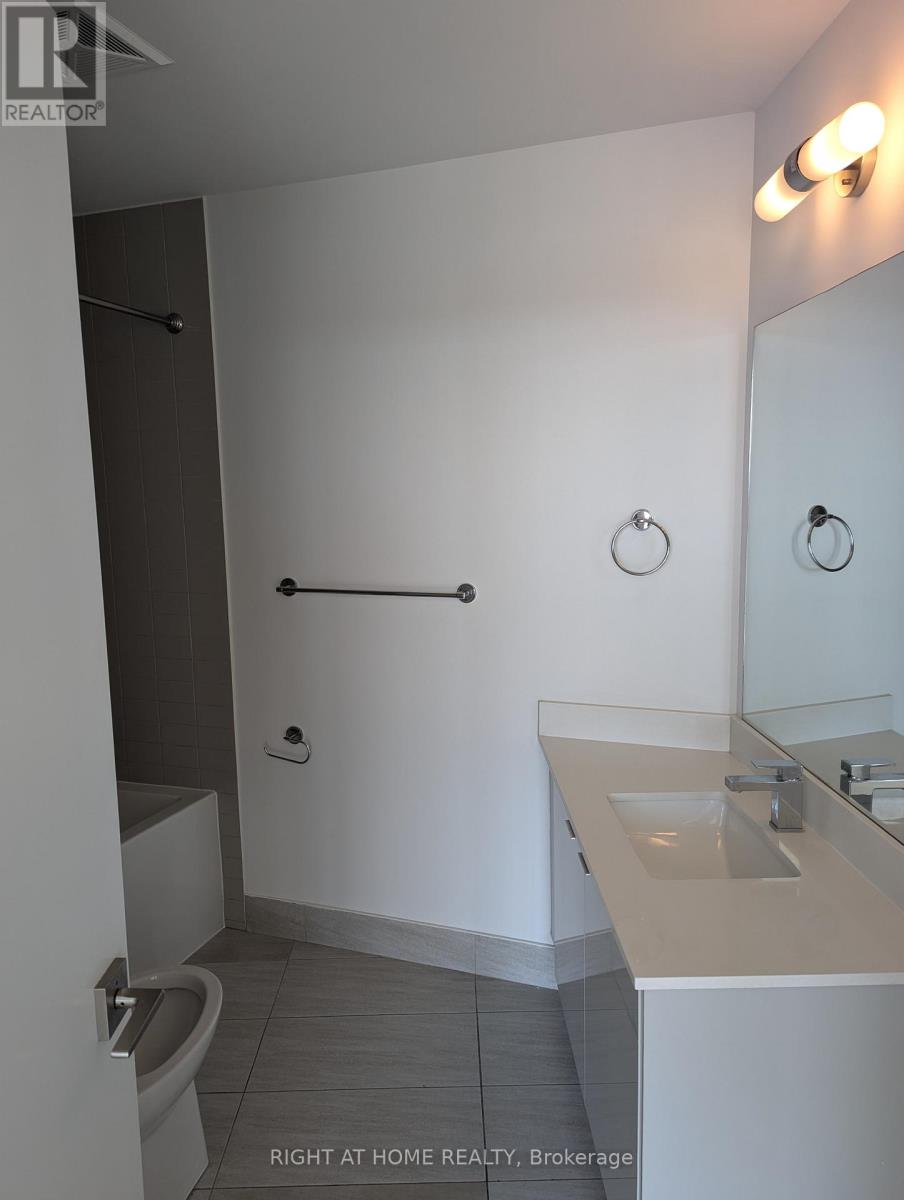 424 - 2908 Highway 7 Road, Vaughan, Ontario  L4K 0K5 - Photo 9 - N12717738