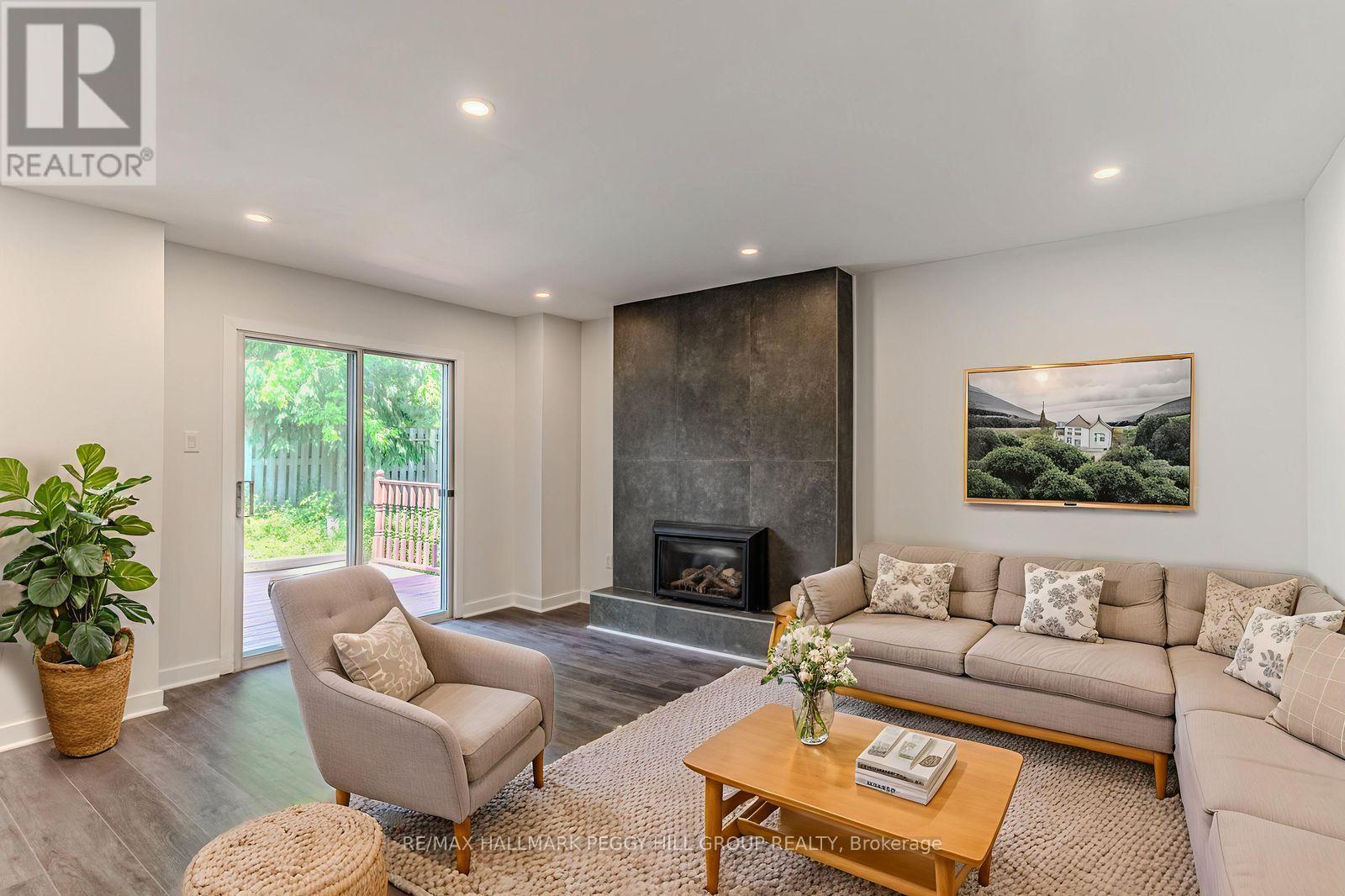 21 Autumn Lane, Barrie (Allandale Heights), Ontario  L4N 6G8 - Photo 3 - S12717694