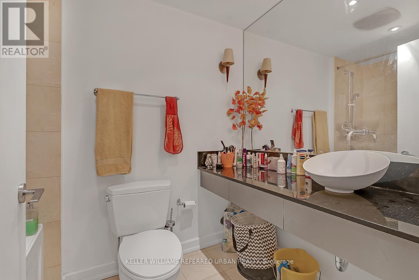 521 - 36 Blue Jays Way, Toronto, Ontario  M5V 0L7 - Photo 5 - C12713606