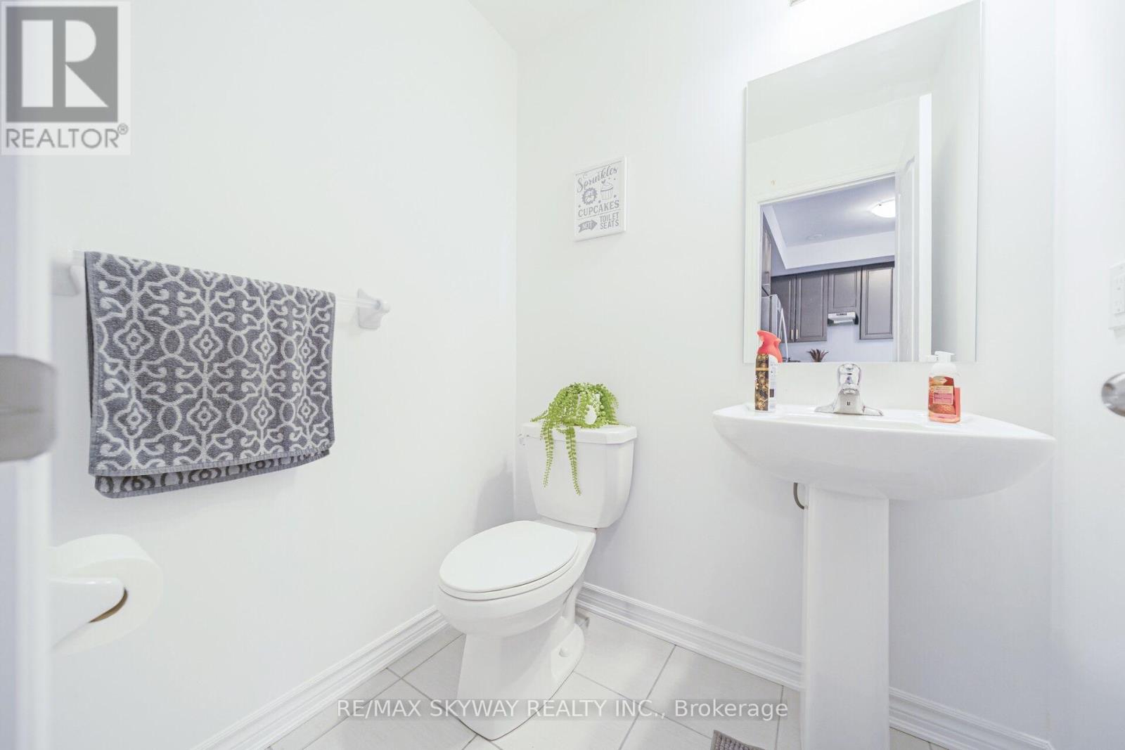 40 Waterville Way, Caledon, Ontario  L7C 4L6 - Photo 11 - W12629898