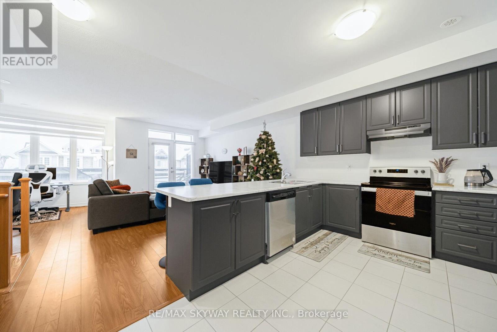 40 Waterville Way, Caledon, Ontario  L7C 4L6 - Photo 19 - W12629898