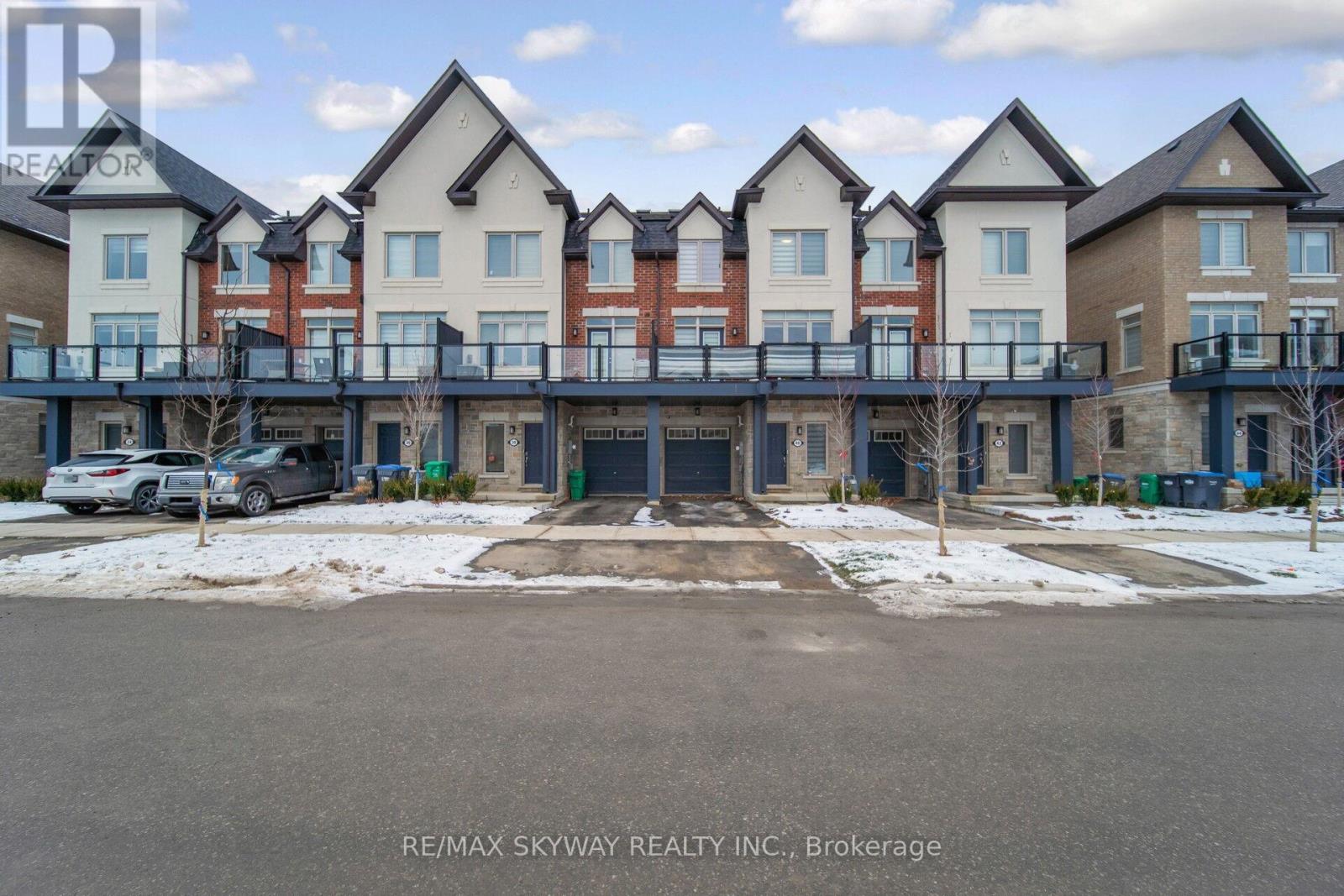 40 Waterville Way, Caledon, Ontario  L7C 4L6 - Photo 4 - W12629898