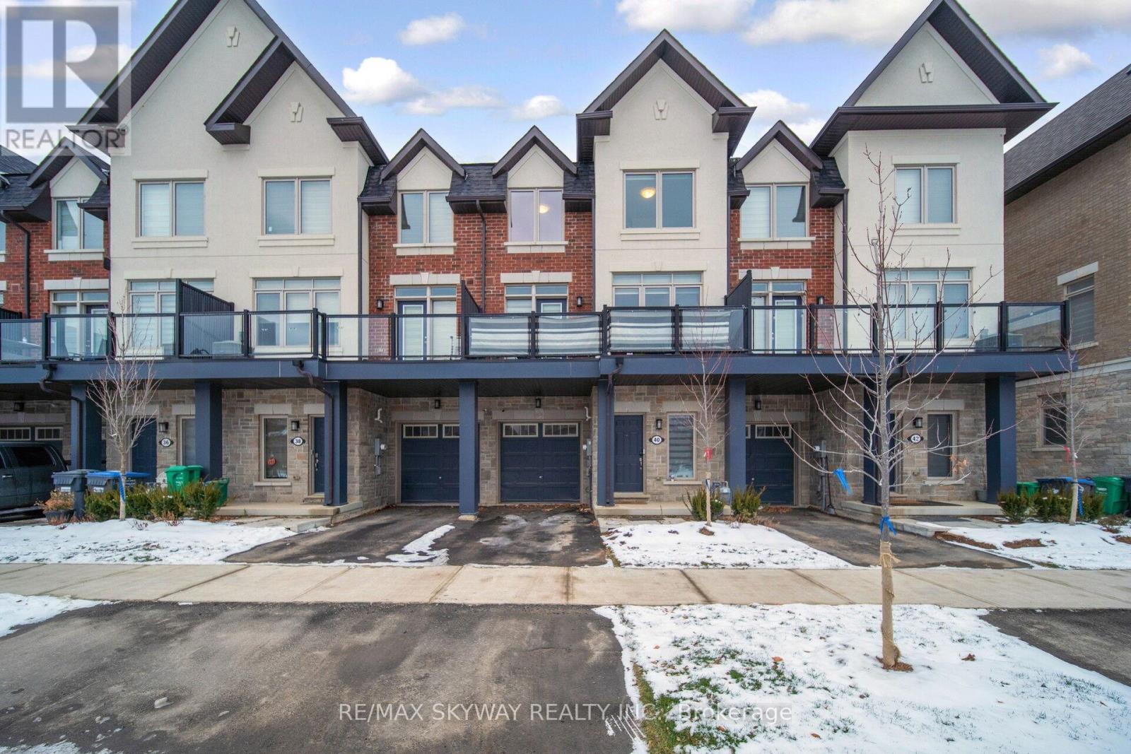 40 Waterville Way, Caledon, Ontario  L7C 4L6 - Photo 7 - W12629898