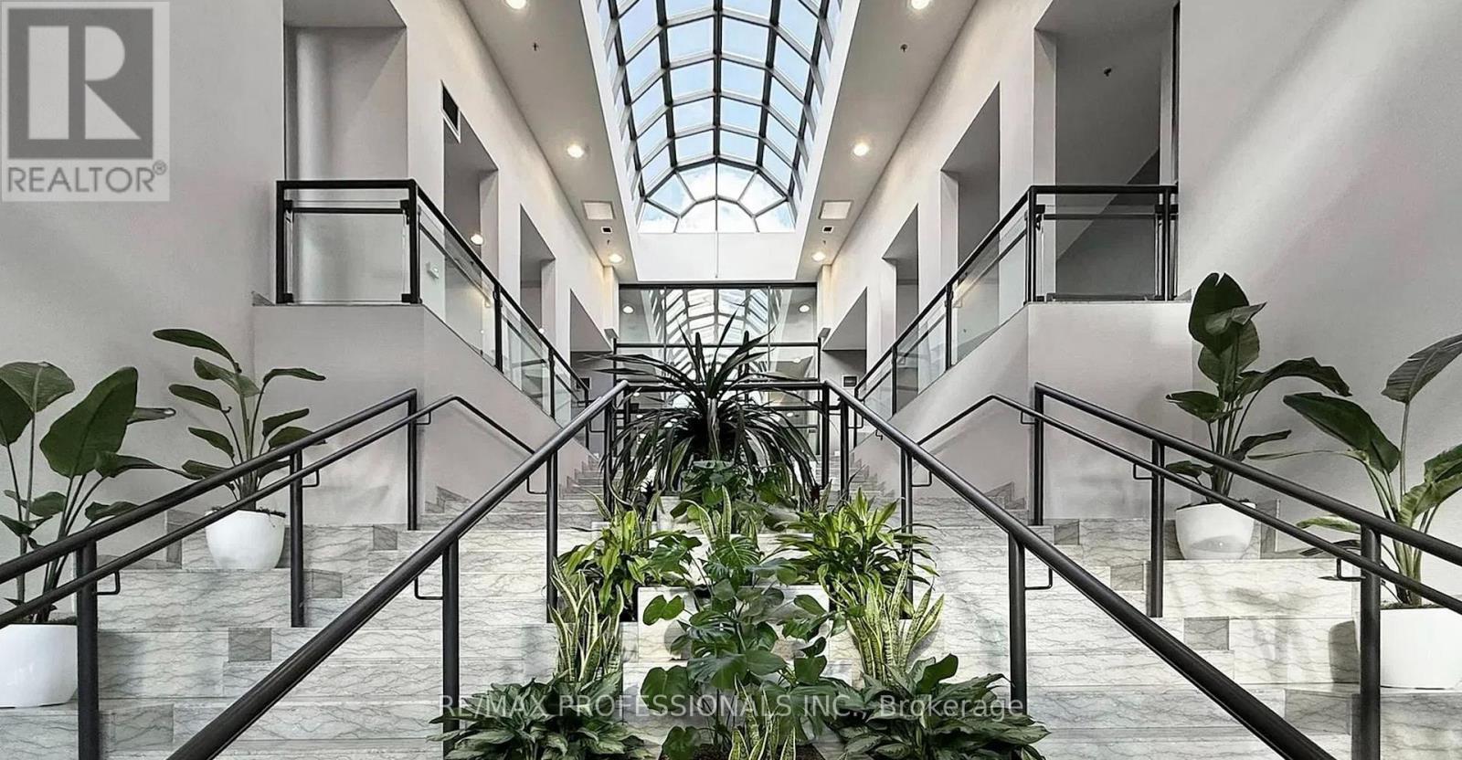 709 - 3 Hickory Tree Road, Toronto, Ontario  M9N 3W5 - Photo 7 - W12716308