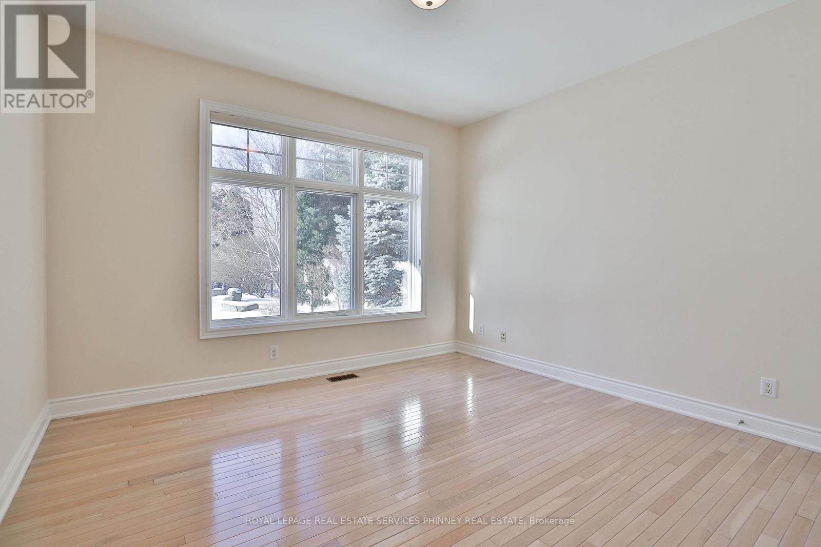 806 Hidden Grove Lane, Mississauga, Ontario  L5H 4L3 - Photo 18 - W12717548