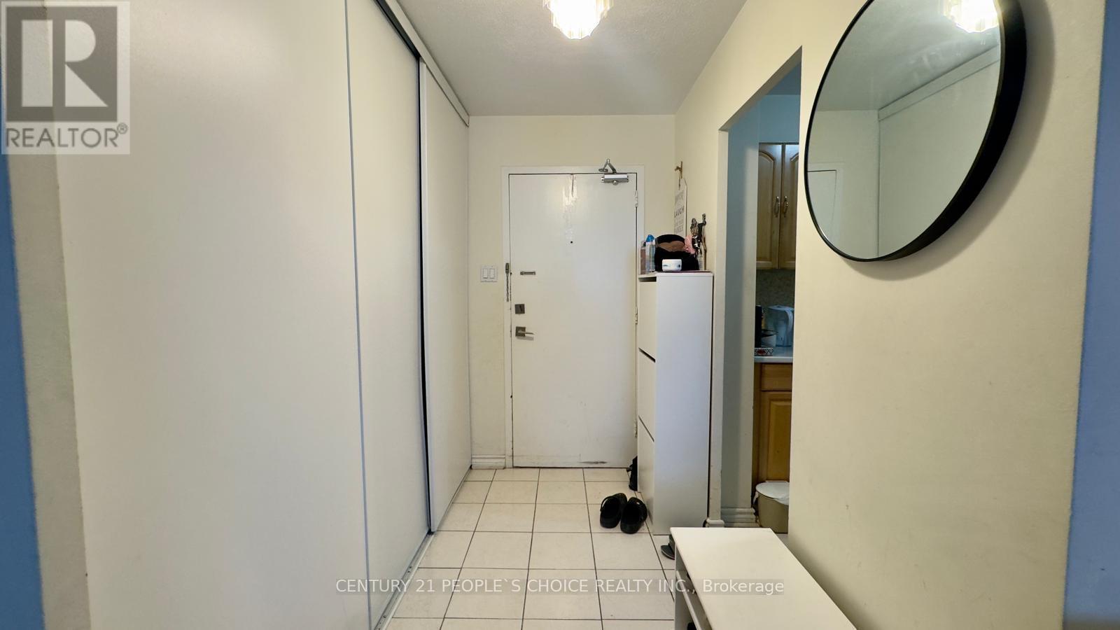 910 - 2835 Islington Avenue, Toronto, Ontario  M9L 2K2 - Photo 2 - W12717592