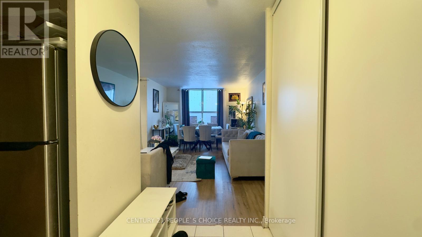 910 - 2835 Islington Avenue, Toronto, Ontario  M9L 2K2 - Photo 3 - W12717592